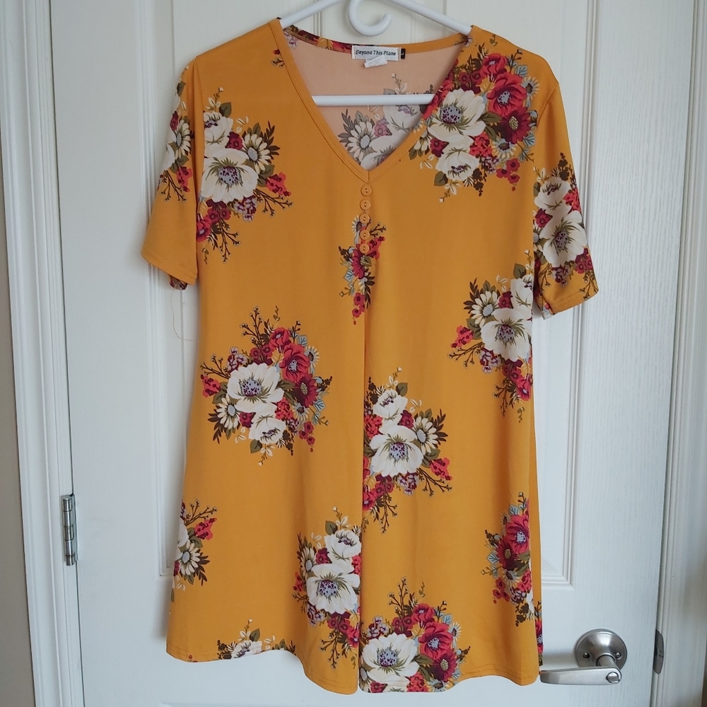 2/$25 NWOT Mustard Floral Tunic